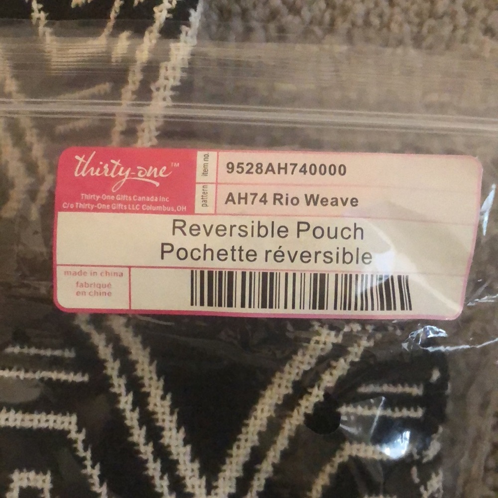Thirty-One Reversible Tote & Pouch Bundle | Pattern: Rio Weave RETIRED - Picture 6 of 7